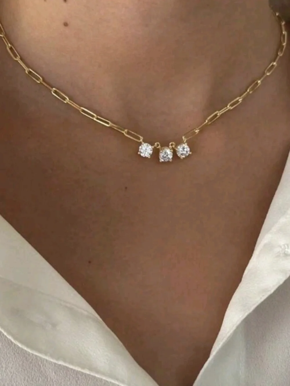 💛💛NEW💛💛 BEAUTIFUL!! Three CZ Minimalist PaperClip Necklace In GOLD Plating
